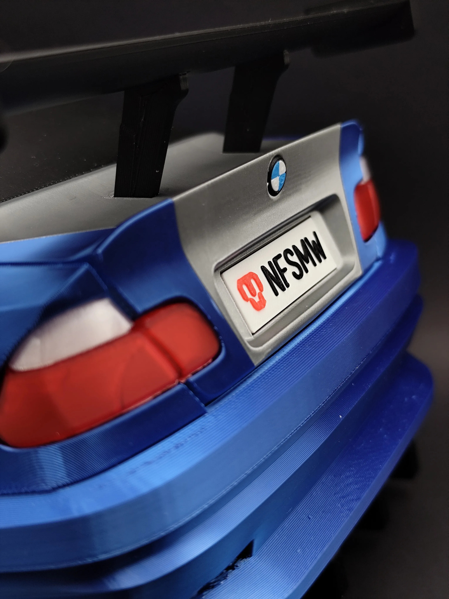 جاکلیدی دیواری BMW M3 GTR بازی Most Wanted