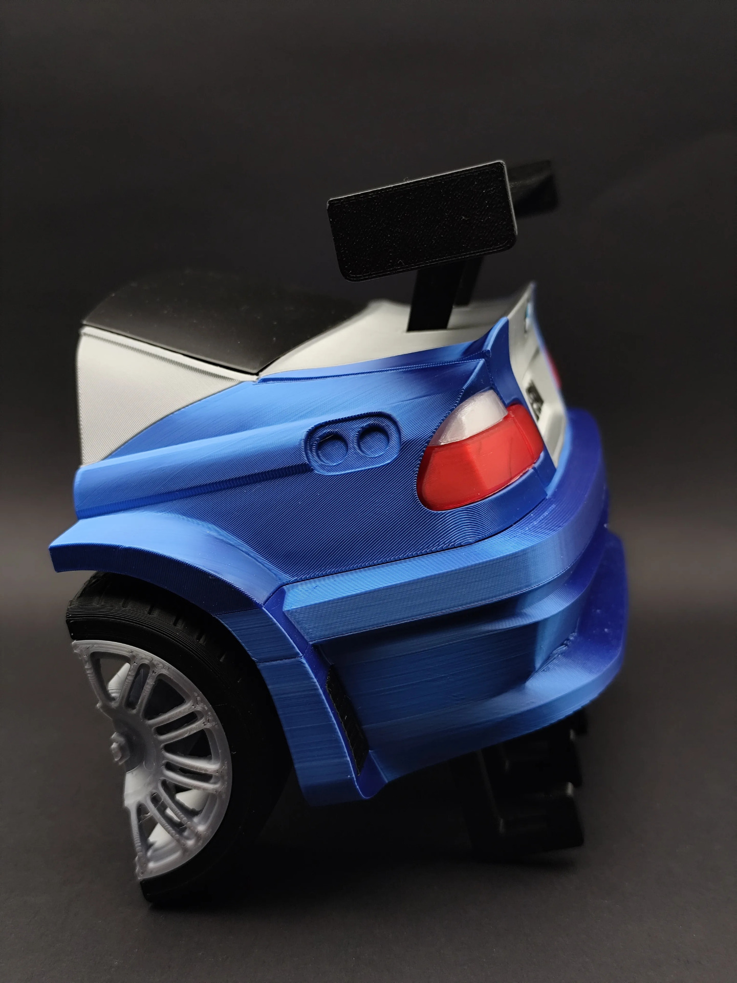 جاکلیدی دیواری BMW M3 GTR بازی Most Wanted